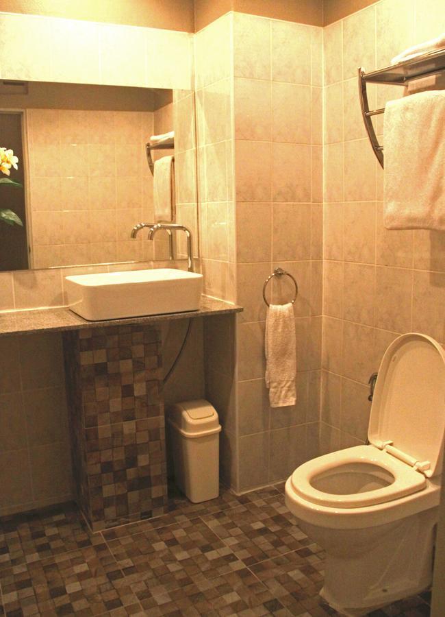 The Golf Club Pattaya Hotel Bagian luar foto